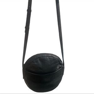 BAGGU leather circle crossbody purse